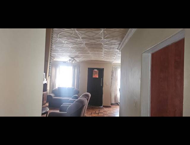 3 BEDROOM HOUSE FOR SALE IN BROWNS FARM